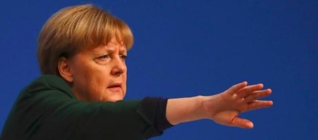 Basis will doppelte Staatsbürgerschaft kippen | Merkel stellt sich ... - bild.de Basis will doppelte Staatsbürgerschaft kippen | Merkel stellt sich ... - bild.de