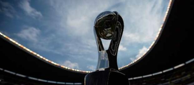El trofeo que se otorga al campeón de la Liga MX // Goal.com El trofeo que se otorga al campeón de la Liga MX // Goal.com