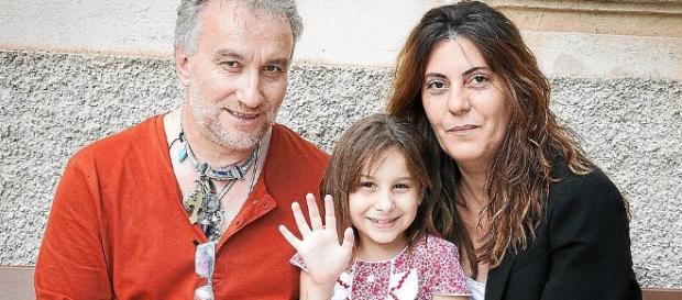 Las cuentas bancarias de los padres de Nadia han sido congeladas Las cuentas bancarias de los padres de Nadia han sido congeladas