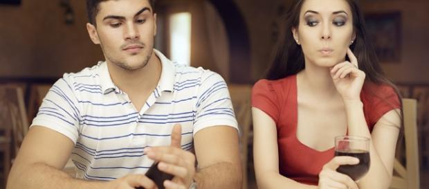 Lista com situações que os homens escondem de suas parceiras. Lista com situações que os homens escondem de suas parceiras.