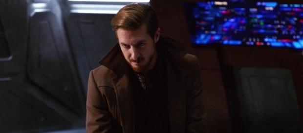 Rip Hunter (Arthur Darvill) in "Star City 2046"/Photo via screencap, "Legends of Tomorrow"/The CW Rip Hunter (Arthur Darvill) in "Star City 2046"/Photo via screencap, "Legends of Tomorrow"/The CW