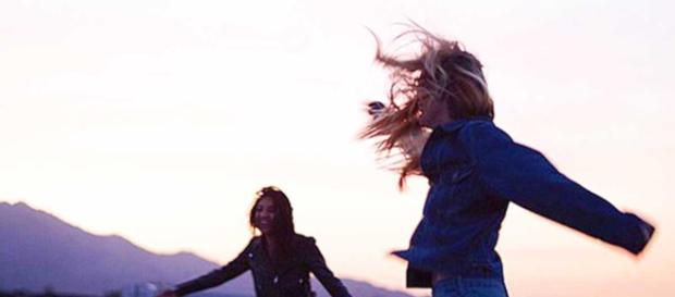 Se feliz, vive plenamente y lo sabras. Se feliz, vive plenamente y lo sabras.