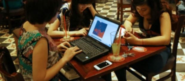 Vietnam prohíbe discutir sobre política en internet - BBC Mundo - bbc.com Vietnam prohíbe discutir sobre política en internet - BBC Mundo - bbc.com