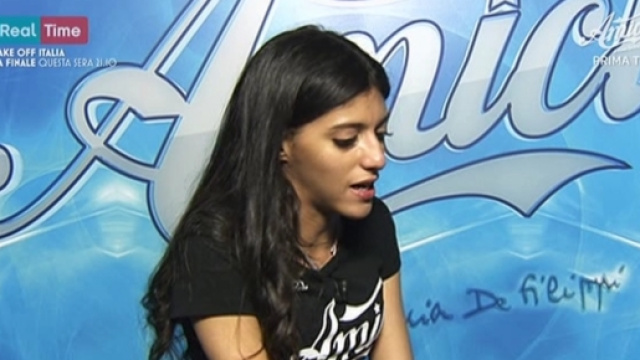 Amici 16 Shady scrive e tratta il bullismo perch&egrave; lei lo ha subito alle scuole medie