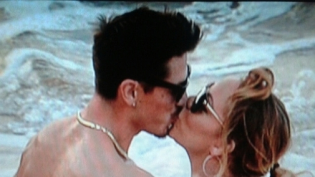 Il bacio ripreso alle Hawaii tra Mariah Carey e il suo coreografo Bryan Tanaka