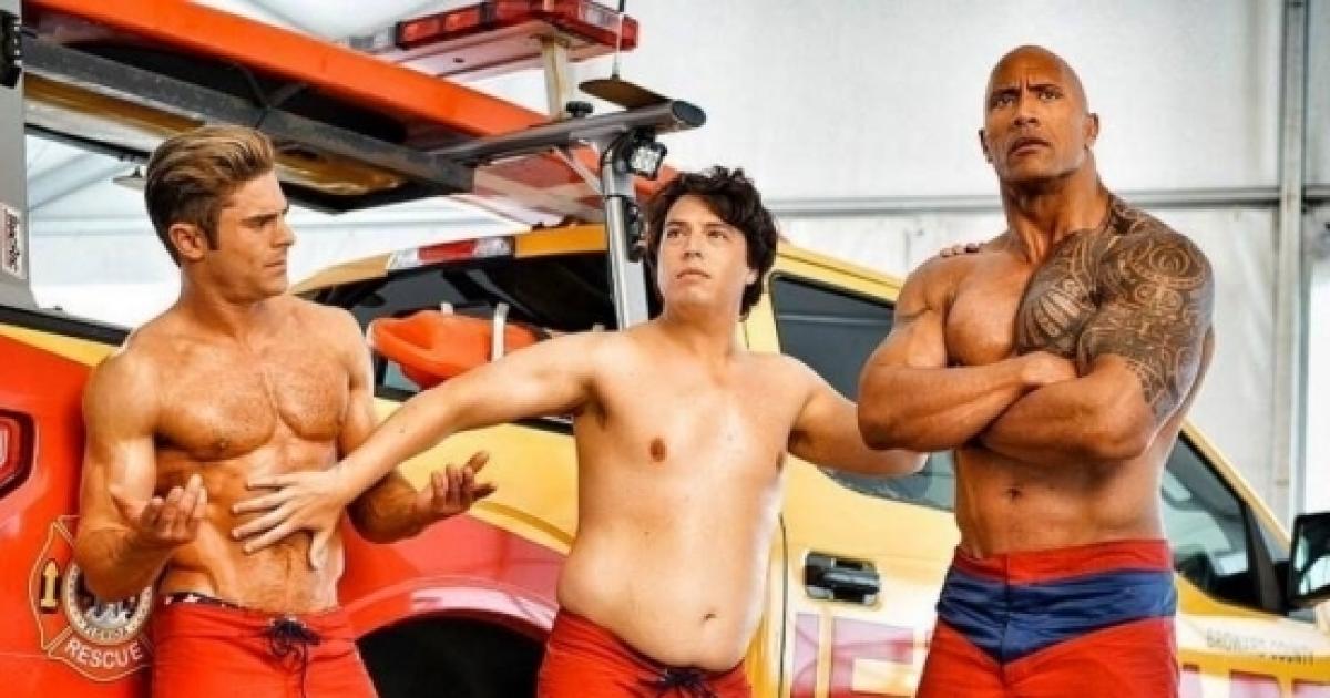 Baywatch, ecco il trailer del film con The Rock uscita prevista a