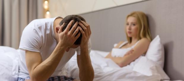 Atitudes femininas que afastam os homens Atitudes femininas que afastam os homens