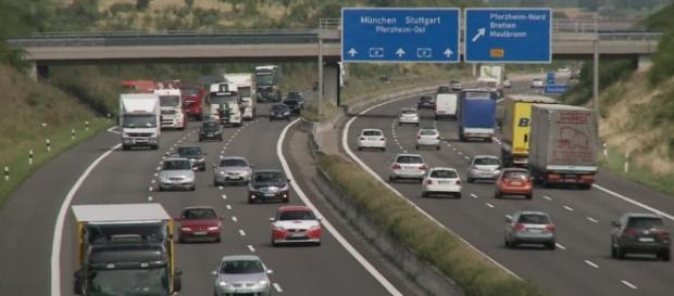 Autostrade in Germania, dal 2017 a pagamento Autostrade in Germania, dal 2017 a pagamento