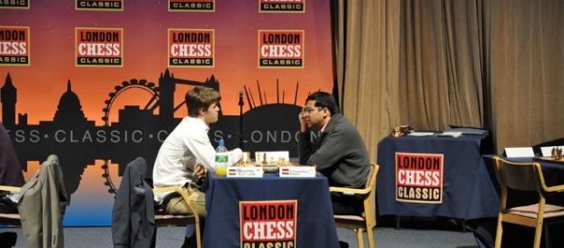 Magnus Carlsen (links) und Vishy Anand beim London Chess Classic 2010 Magnus Carlsen (links) und Vishy Anand beim London Chess Classic 2010