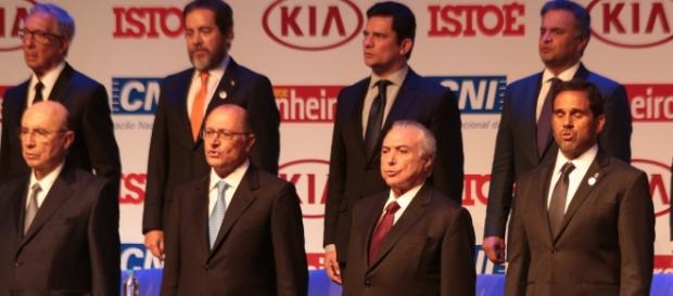 Michel Temer é eleito pela revisto 'IstoÉ' como 'Brasileiro do Ano de 2016'. Michel Temer é eleito pela revisto 'IstoÉ' como 'Brasileiro do Ano de 2016'.