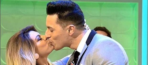 #myhyv: Juan y Ana Aginas rompen su relación #myhyv: Juan y Ana Aginas rompen su relación