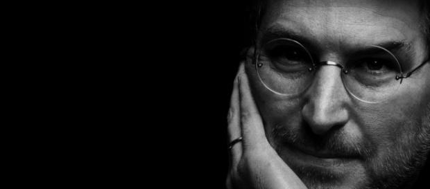 Parigi vuole intitolare una via a Steve Jobs Parigi vuole intitolare una via a Steve Jobs