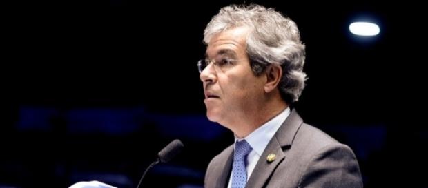 Senador Jorge Viana (PT-AC), está na linha sucessória de Renan Calheiros na presidência do Senado Federal Senador Jorge Viana (PT-AC), está na linha sucessória de Renan Calheiros na presidência do Senado Federal