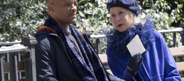 Will Smith (Howard) et Helen Mirren (Brigitte, La Mort) dans le film Beauté Cachée Will Smith (Howard) et Helen Mirren (Brigitte, La Mort) dans le film Beauté Cachée
