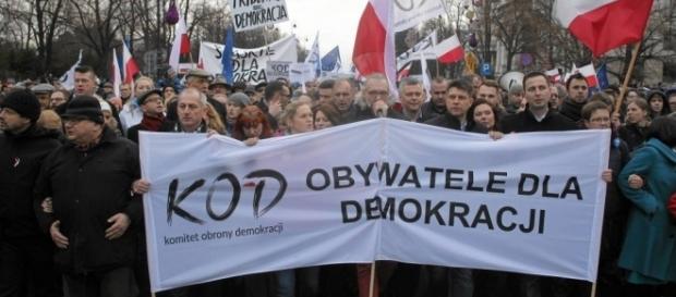 KODziarze nadal w akcji (fot. gazeta.pl) KODziarze nadal w akcji (fot. gazeta.pl)
