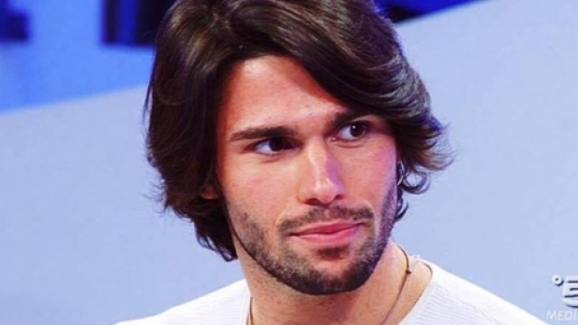 Uomini e donne: è Luca Onestini, ex corteggiatore di Clarissa, il nuovo tronista.