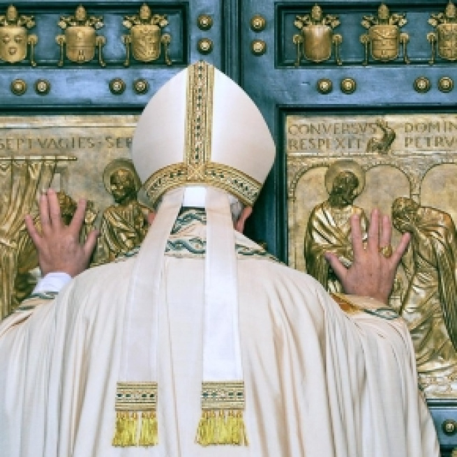 Giubileo, papa Francesco apre la Porta Santa di San Pietro ... - repubblica.it