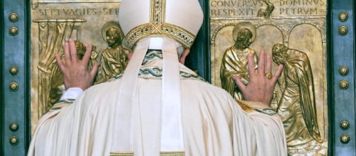 Giubileo, papa Francesco apre la Porta Santa di San Pietro ... - repubblica.it