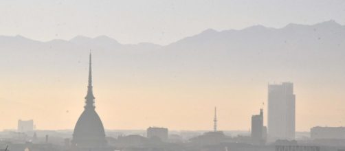 La foschia che avvolge il panorama di Torino