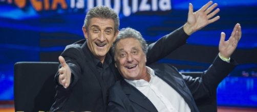 Striscia la notizia: Ezio Greggio e Enzo Iacchetti di nuovo ... - melty.it