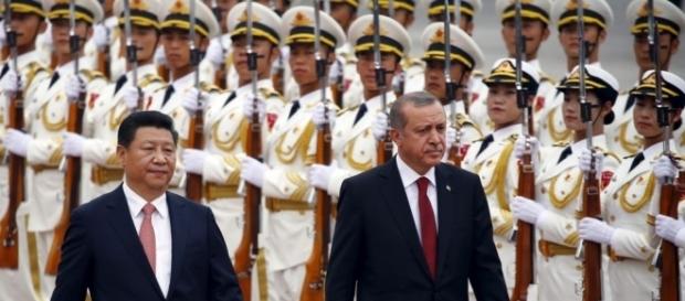 A gauche, Xi Jinping, président chinois. A droite, Recep Tayyip Erdogan, président turc A gauche, Xi Jinping, président chinois. A droite, Recep Tayyip Erdogan, président turc