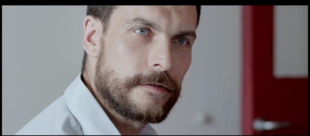 Christophe Paou Belle gueule mais prudence, monsieur cherche sa drogue - unifrance.org Christophe Paou Belle gueule mais prudence, monsieur cherche sa drogue - unifrance.org