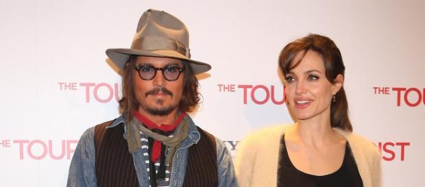 Johnny Depp en couple avec Angelina Jolie? Johnny Depp en couple avec Angelina Jolie?