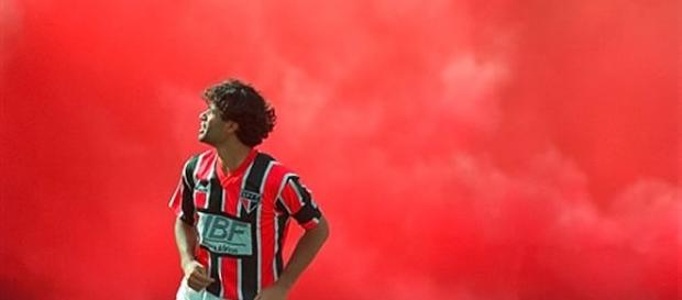 Raí voltou a aparecer na decisão de 98 para dar mais um título ao São Paulo Raí voltou a aparecer na decisão de 98 para dar mais um título ao São Paulo