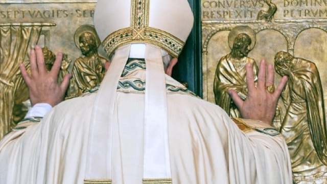 Giubileo, papa Francesco apre la Porta Santa di San Pietro ... - repubblica.it