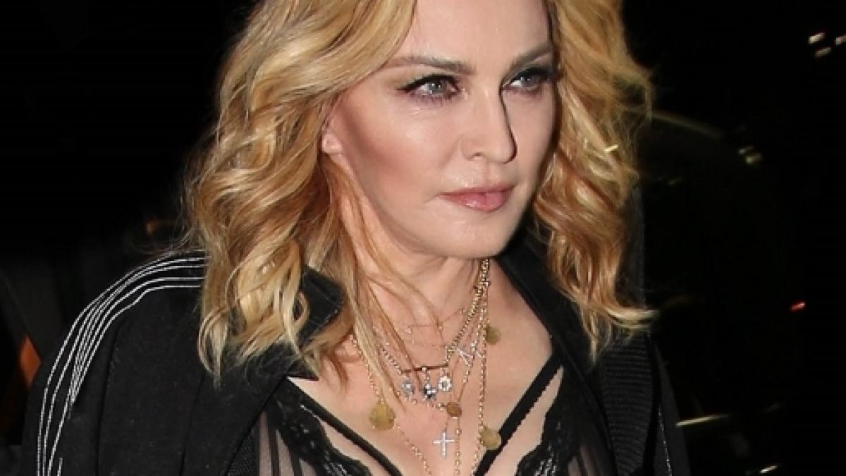 Madonna Makes Uncomfortable Acceptance Speech