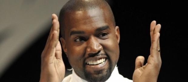 Kanye West steps out in public for first time since hospital stay. Photo: Blasting News Library - viralpotatoes.com Kanye West steps out in public for first time since hospital stay. Photo: Blasting News Library - viralpotatoes.com