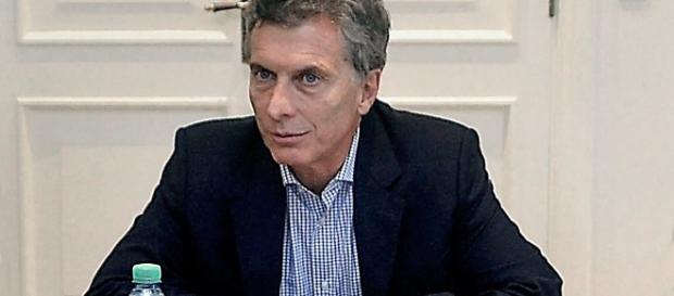 Macri obligado por Magnetto a negociar Ganancias con el Senado o vetar la ley Macri obligado por Magnetto a negociar Ganancias con el Senado o vetar la ley