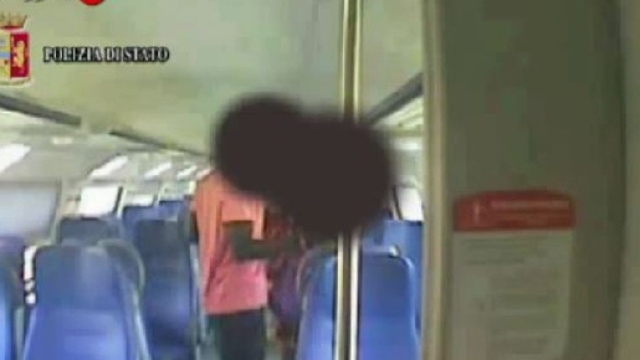 Aggredita e stuprata sul treno regionale: arrestato un ventenne ... - ilmattino.it
