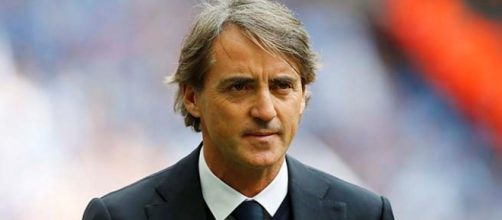 Roberto Mancini fa il dito medio ai tifosi