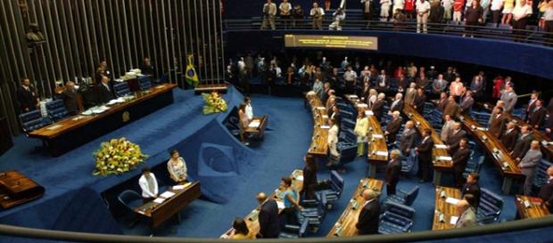 Senador vem sendo investigado por corrupção Senador vem sendo investigado por corrupção