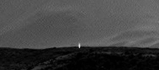 Ufo: luce dal sottosuolo di Marte Ufo: luce dal sottosuolo di Marte