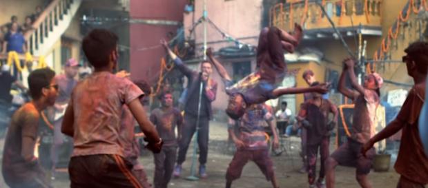 Un momento de la grabación del vídeo de Coldplay Un momento de la grabación del vídeo de Coldplay