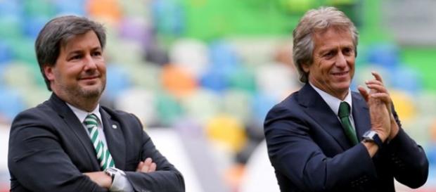 A relação de Presidente e técnico está em questão A relação de Presidente e técnico está em questão