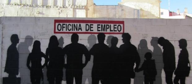Dibujo de siluetas en la oficina de empleo. Dibujo de siluetas en la oficina de empleo.