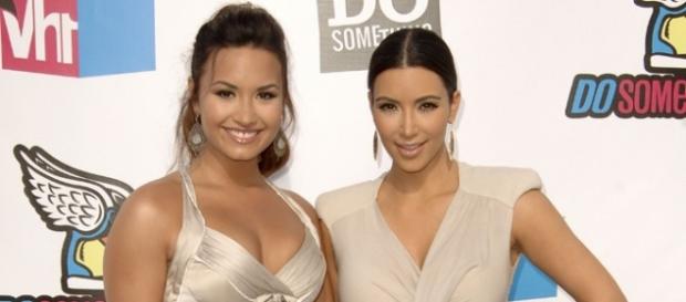 Kim y Demi son dos grandes amigas Kim y Demi son dos grandes amigas