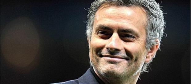Mou esta interesado en el banquillo de los Red Mou esta interesado en el banquillo de los Red