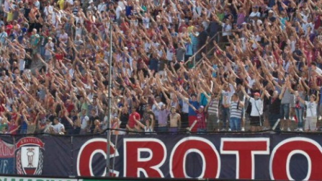 La curva dei tifosi pitagorici