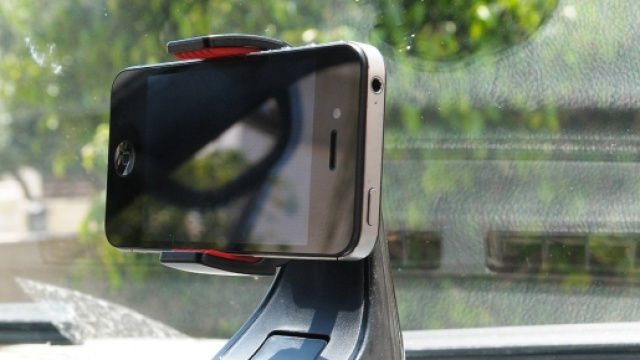 utilizzare smartphone in auto &egrave; pericoloso