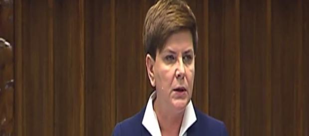 Beata Szydło tuż przed głosowaniem Beata Szydło tuż przed głosowaniem