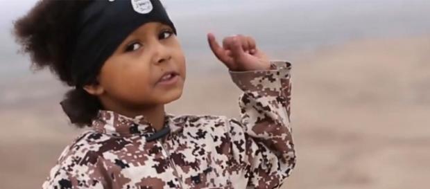 Jihadi Junior micul militant al gruparii ISIS Jihadi Junior micul militant al gruparii ISIS