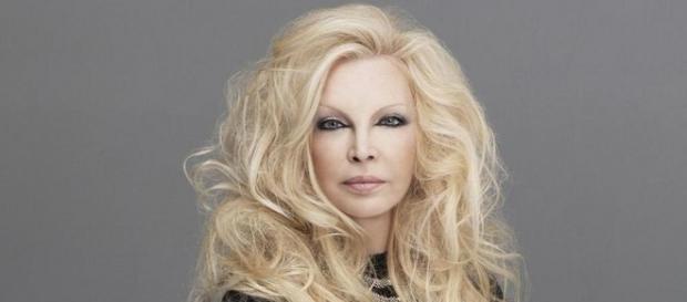 Patty Pravo in uno dei suoi numerosi look Patty Pravo in uno dei suoi numerosi look