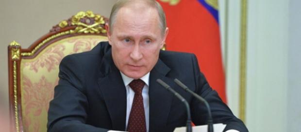 Putin ingrijorat de o posibila revolutie colorata Putin ingrijorat de o posibila revolutie colorata