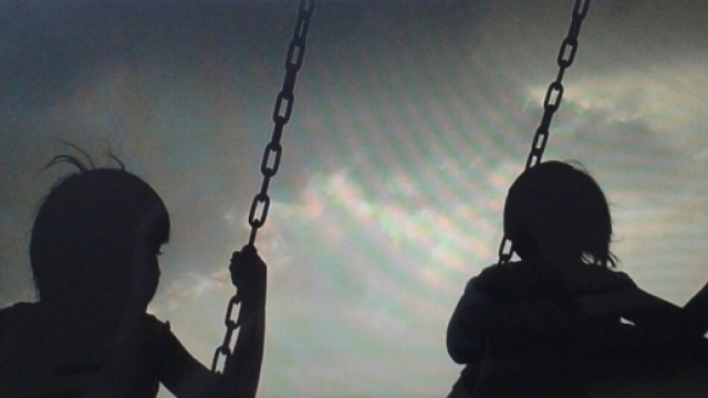 Bambini in-catenati .. Save the Children