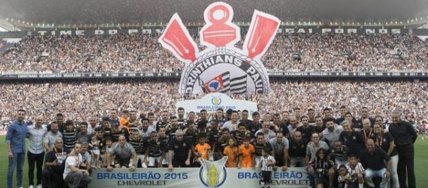 Campeão brasileiro, Corinthians lidera o Paulistão Campeão brasileiro, Corinthians lidera o Paulistão