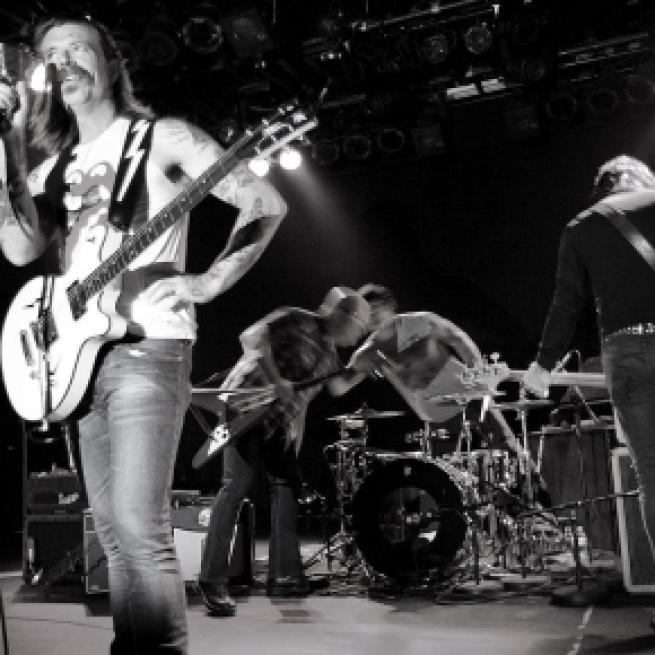 Eagles of Death Metal vuelve a París